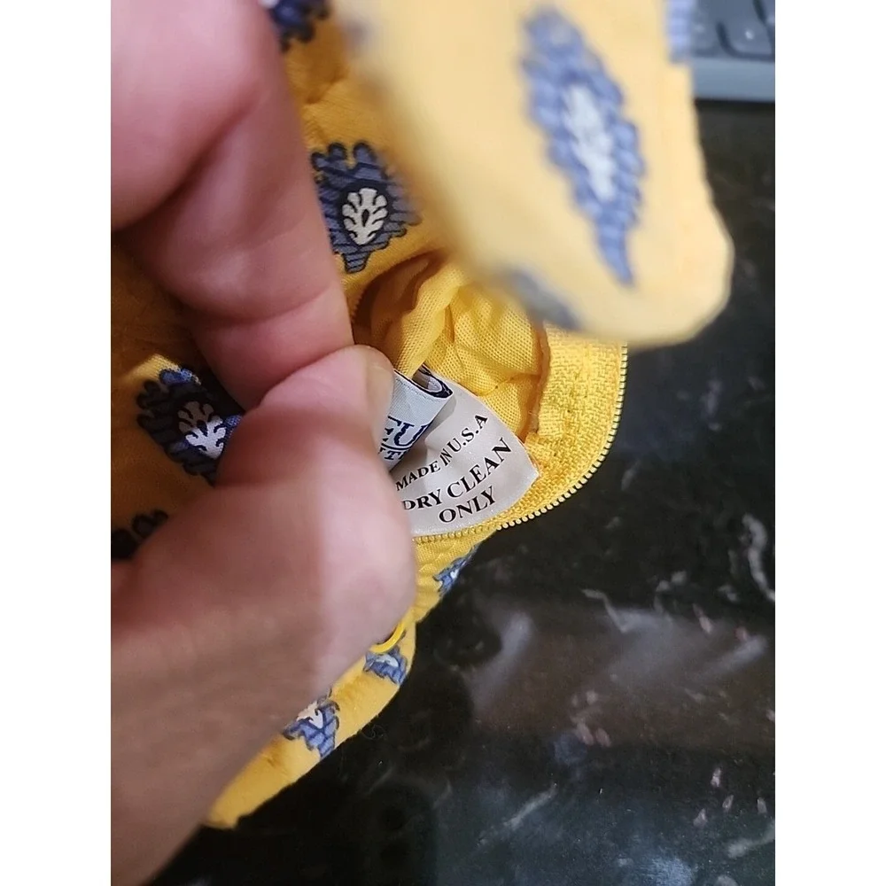 Pierre Duex French Fabric Yellow Change Purse‎ holder, with zipper